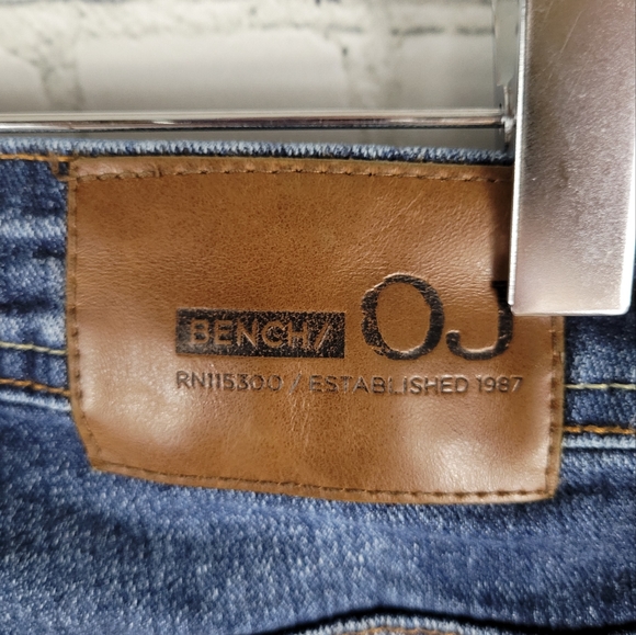 BENCH/OJ OVERHAULED JEANS | slim distressed cropped jeans - Picture 2 of 8